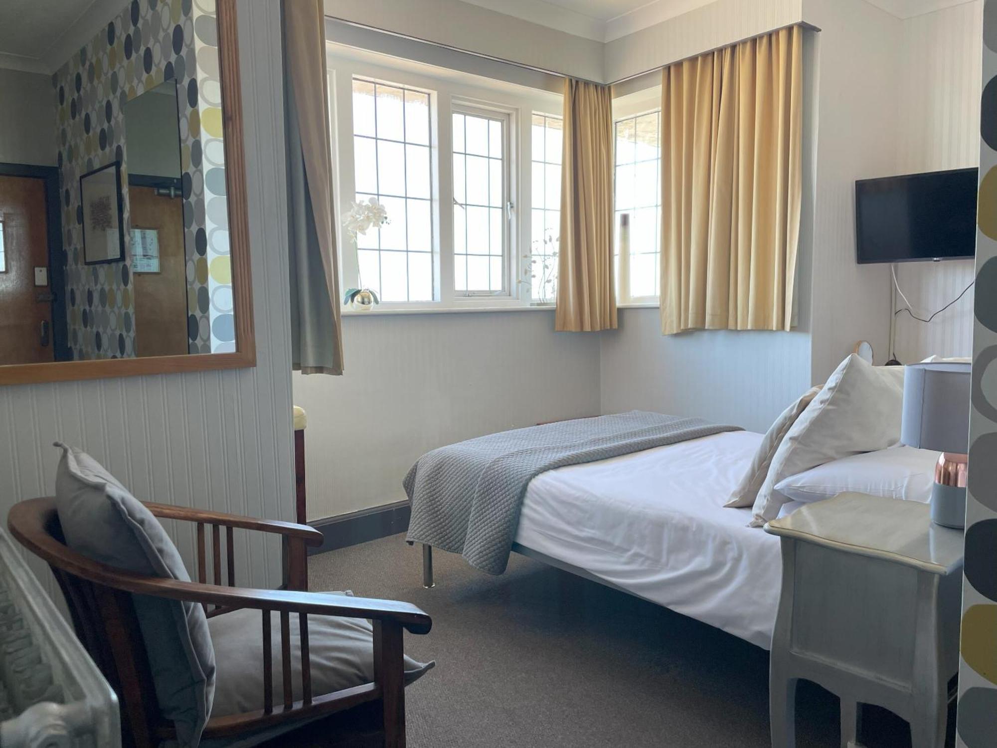Knights Court Hotel Great Yarmouth Bagian luar foto