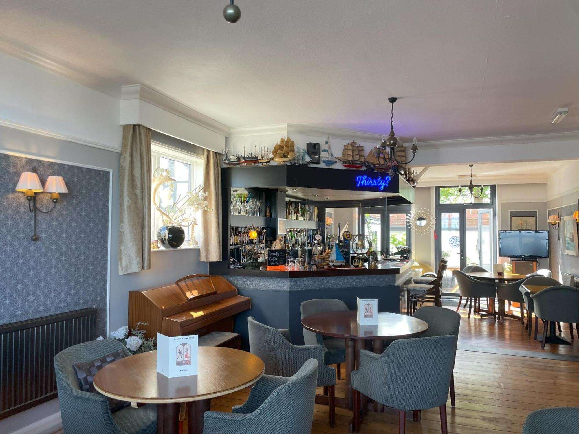 Knights Court Hotel Great Yarmouth Bagian luar foto