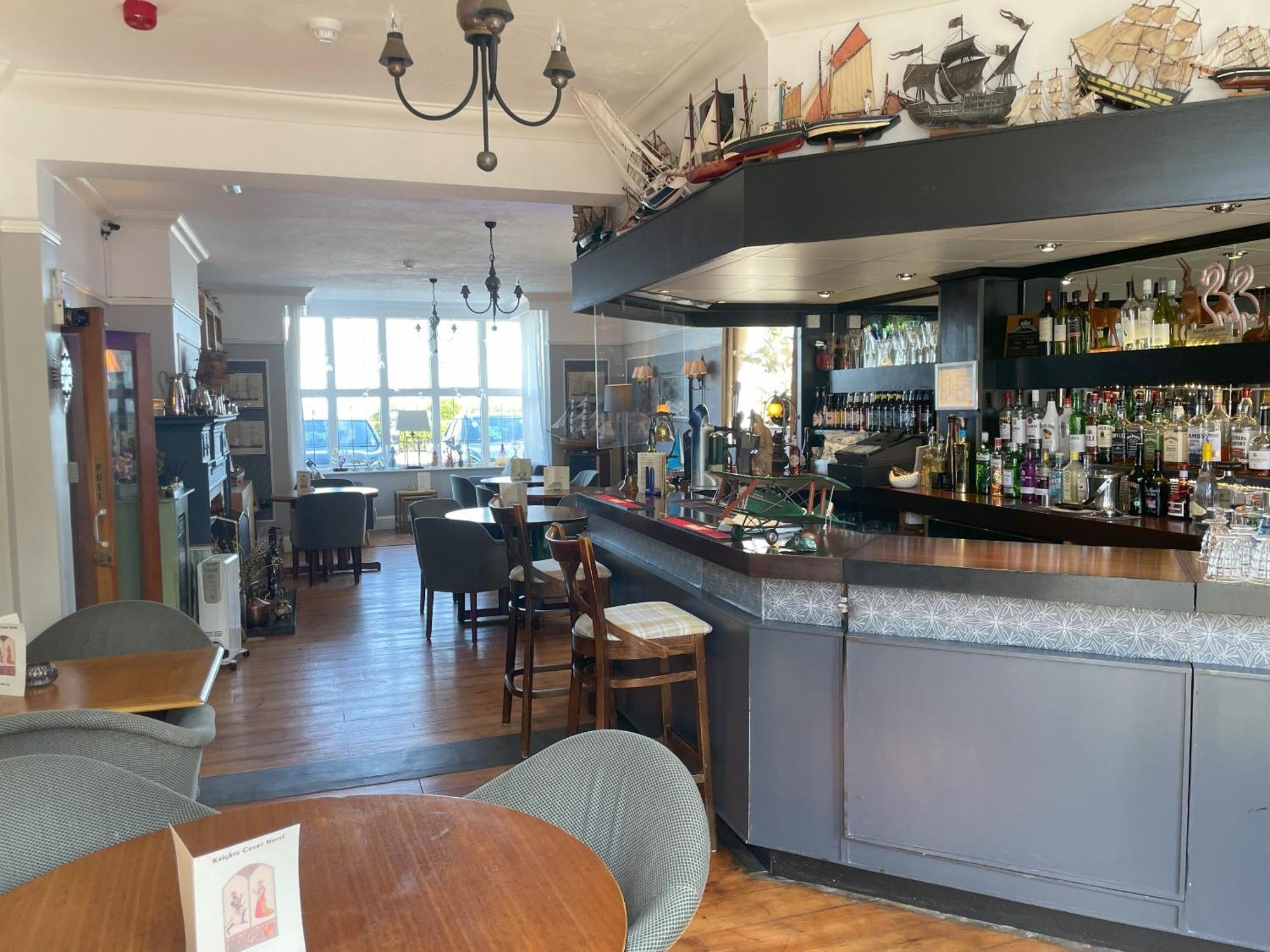 Knights Court Hotel Great Yarmouth Bagian luar foto